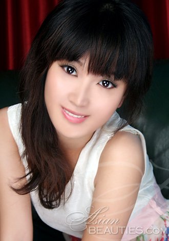 Gorgeous member profiles: East Asian American member Yawen from Changsha