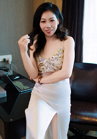 Gorgeous member profiles:dateOnline member Xin