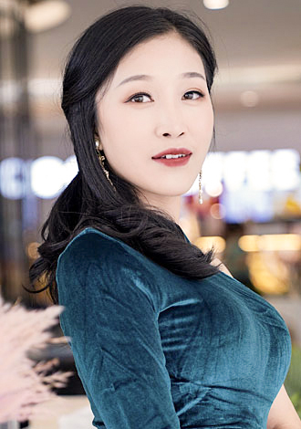 Gorgeous profiles pictures: Fanghua from Shanghai, China member seeking Online man